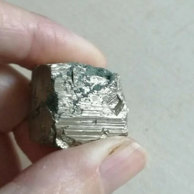 Pirita Búlgaria 39 g / 2 cm piedra muy brillante minerales litoterapia – photo 2